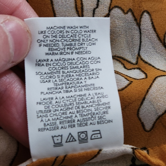 CABI FLORAL SHEER LINED V-NECK FLOWY SUMMER LIGHTWEIGHT BLOUSE SIZE MEDIUM EUC - Picture 8 of 8